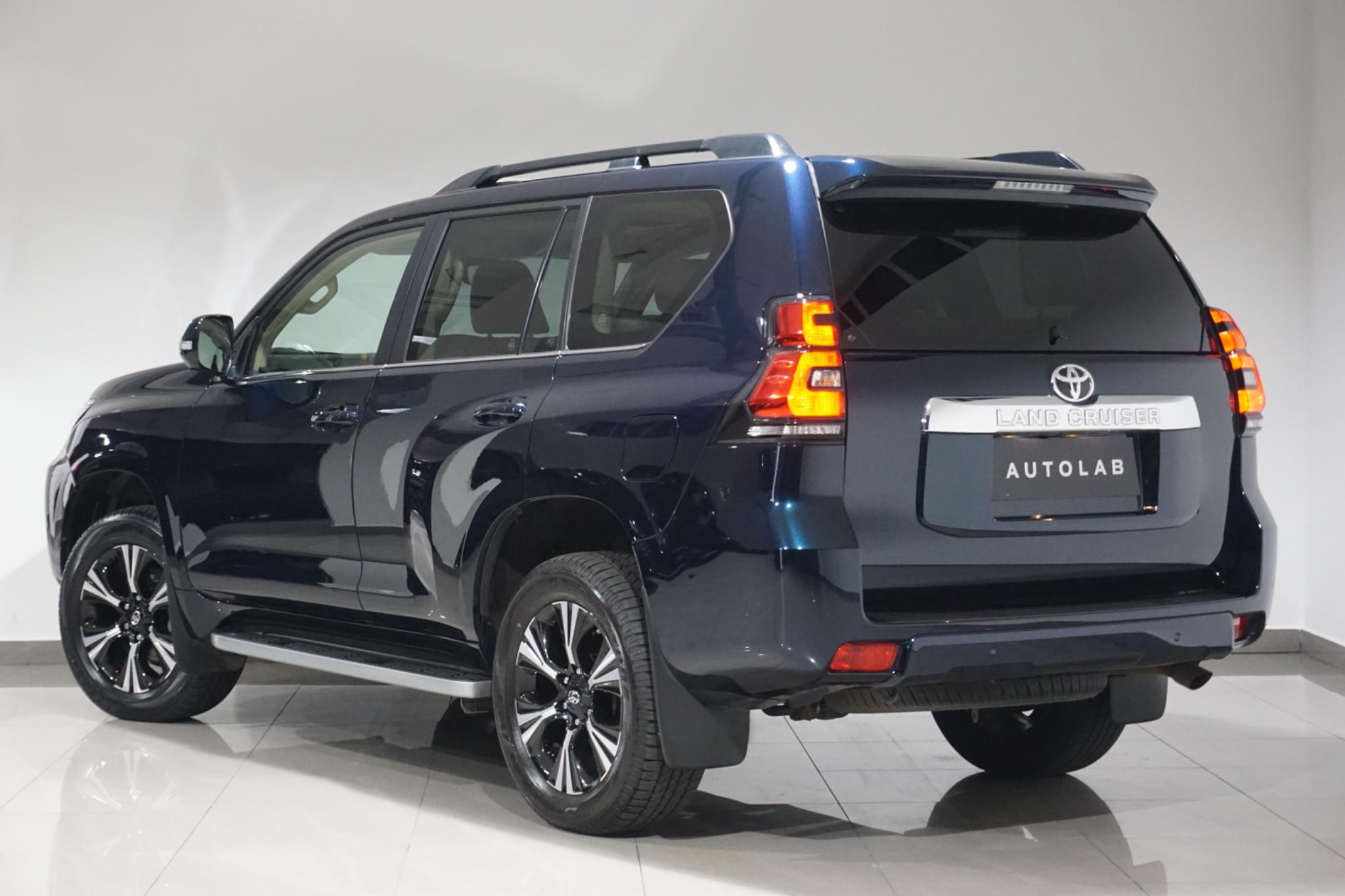 Toyota Land Cruiser 2.8D Invincible Auto 4WD Euro 6 (s/s) 5dr (7 Seat)